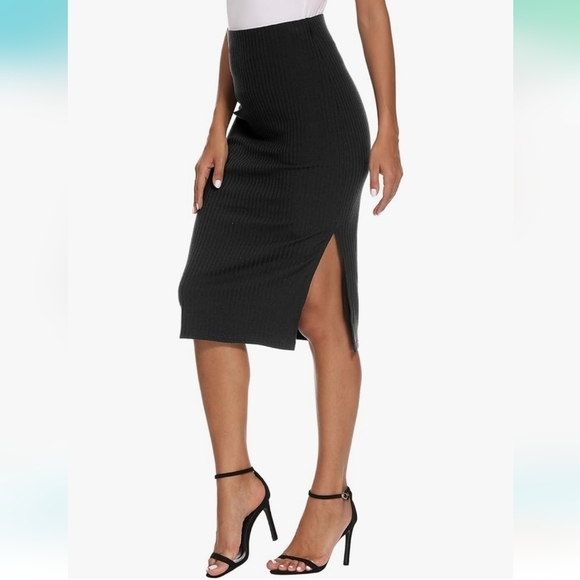 Time And Tru  Ribbed Black Midi Skirt Semi-Fitted Size Small Thru 2X - Picture 1 of 15